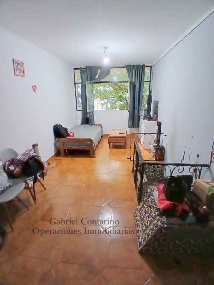 Departamento 3 Amb. En Barrio M. Moreno - Estacionamiento Y Balcon.