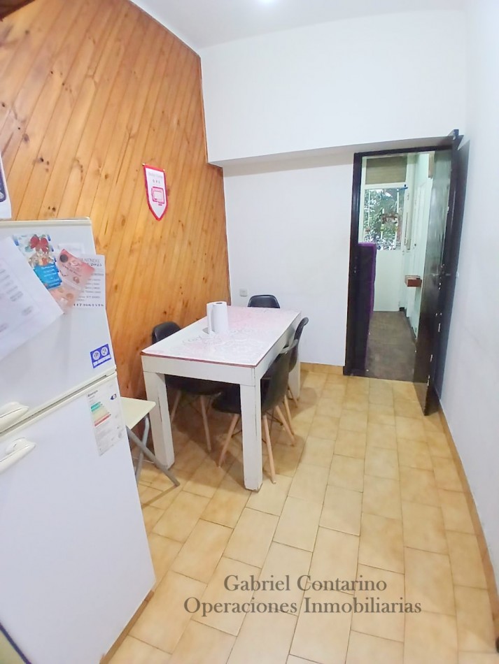 Departamento 3 Amb. En Barrio M. Moreno - Estacionamiento Y Balcon.