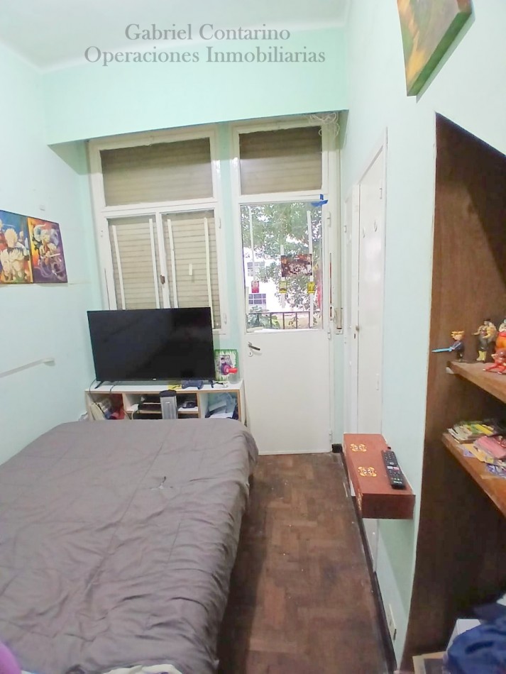 Departamento 3 Amb. En Barrio M. Moreno - Estacionamiento Y Balcon.