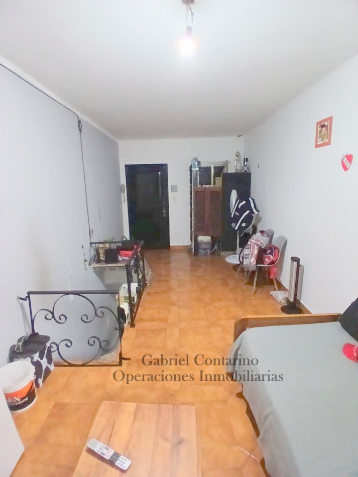 Departamento 3 Amb. En Barrio M. Moreno - Estacionamiento Y Balcon.