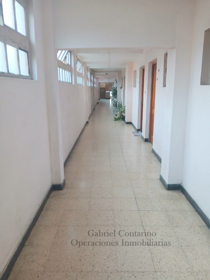 Departamento 3 Amb. En Barrio M. Moreno - Estacionamiento Y Balcon.