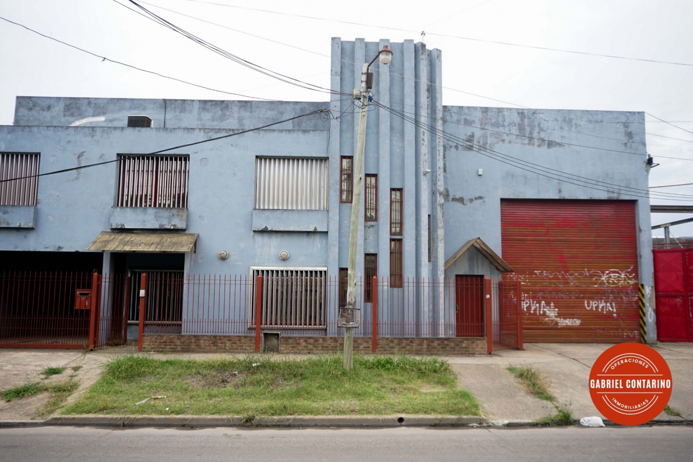 Excelente Galpon Industrial Sobre 3 Lotes - 3 Ptes Grua