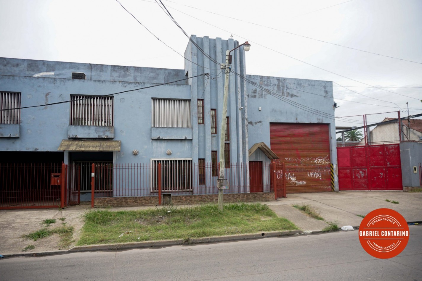 Excelente Galpon Industrial Sobre 3 Lotes - 3 Ptes Grua