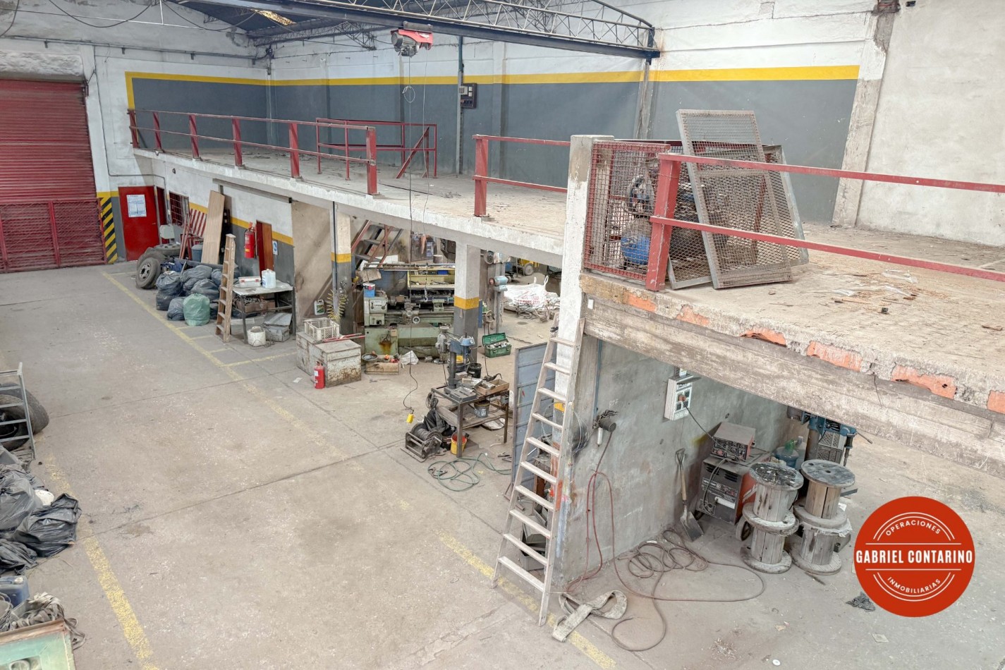 Excelente Galpon Industrial Sobre 3 Lotes - 3 Ptes Grua