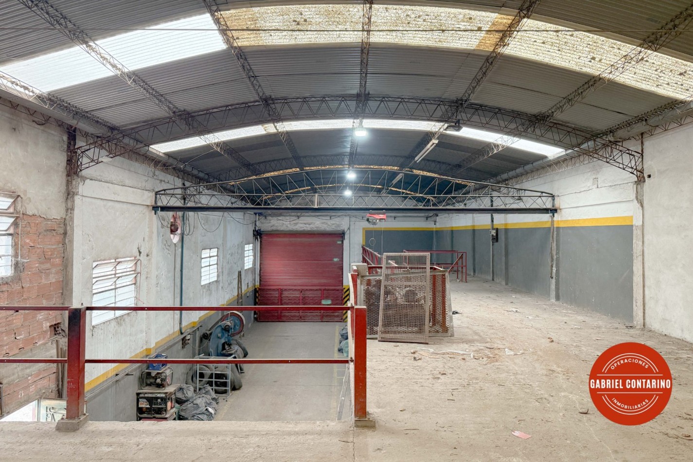 Excelente Galpon Industrial Sobre 3 Lotes - 3 Ptes Grua