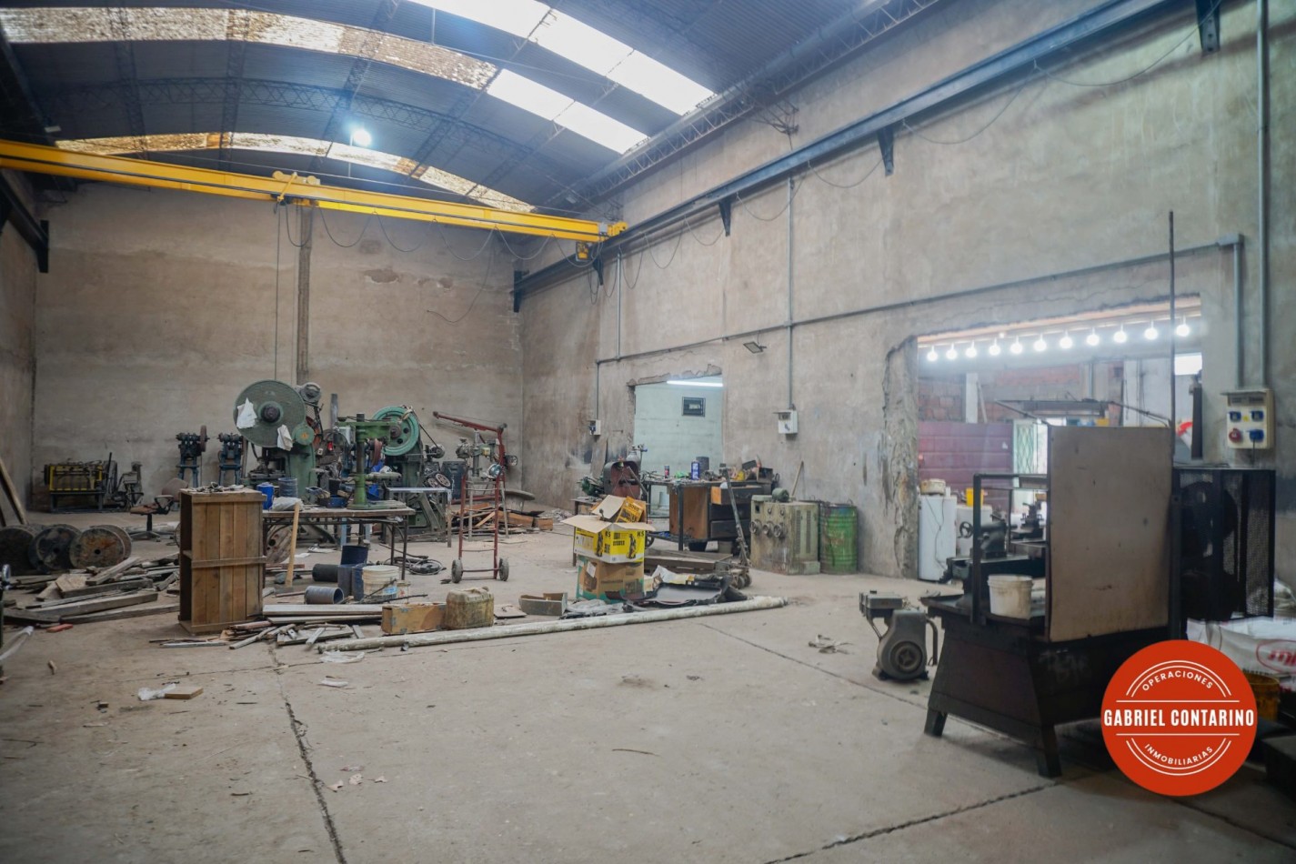 Excelente Galpon Industrial Sobre 3 Lotes - 3 Ptes Grua