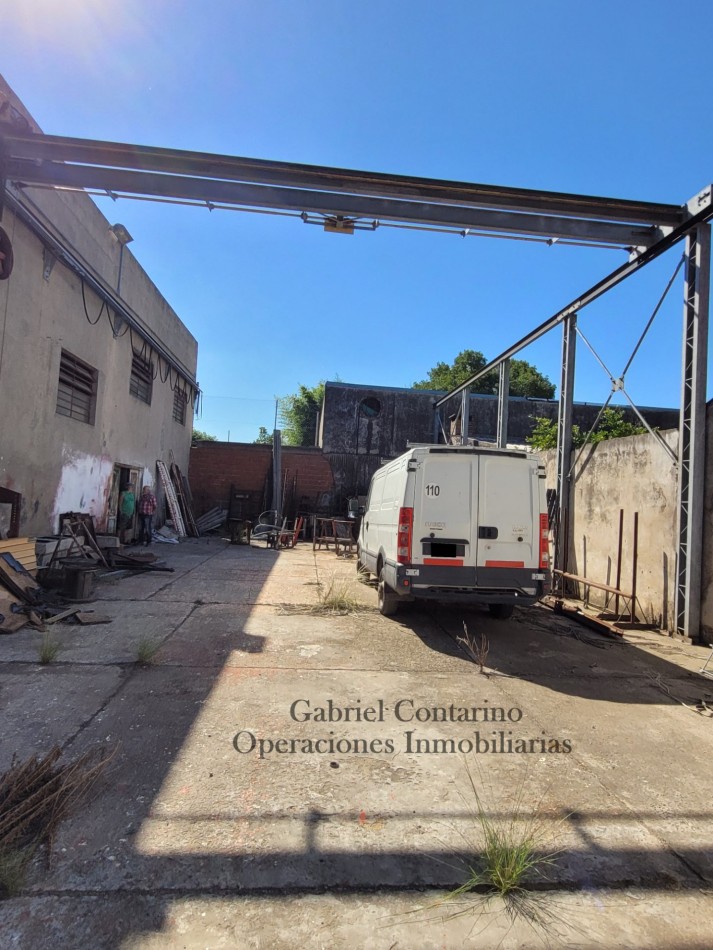 Excelente Galpon Industrial Sobre 3 Lotes - 3 Ptes Grua