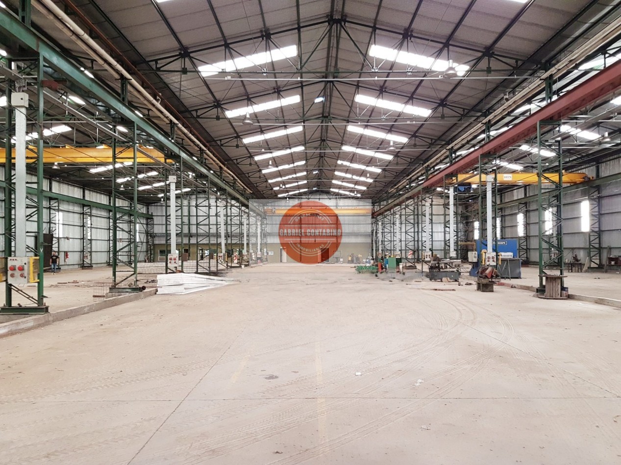 EXCELENTE DEPOSITO DE 4.002 m² EN PARQUE INDUSTRIAL QUILMES - 3 PTES GRUAS