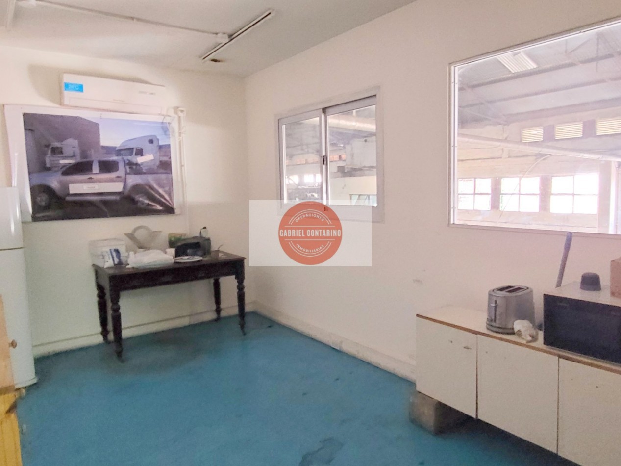 ALQUILER - EXCELENTE NAVE LOGISTICA EN QUILMES - 2000 M2 con Playa