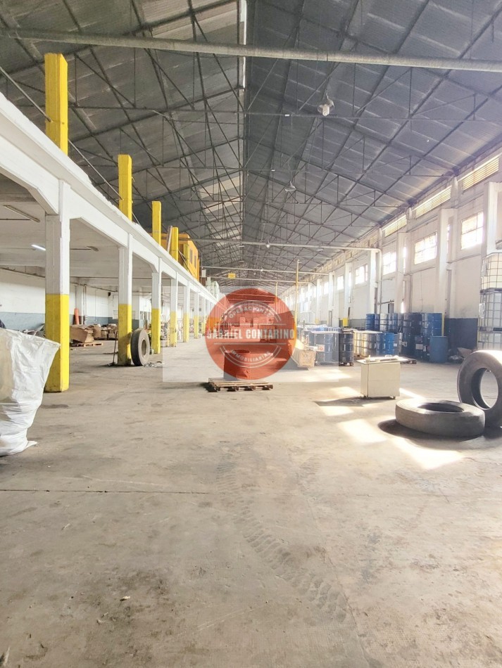 ALQUILER - EXCELENTE NAVE LOGISTICA EN QUILMES - 2000 M2 con Playa