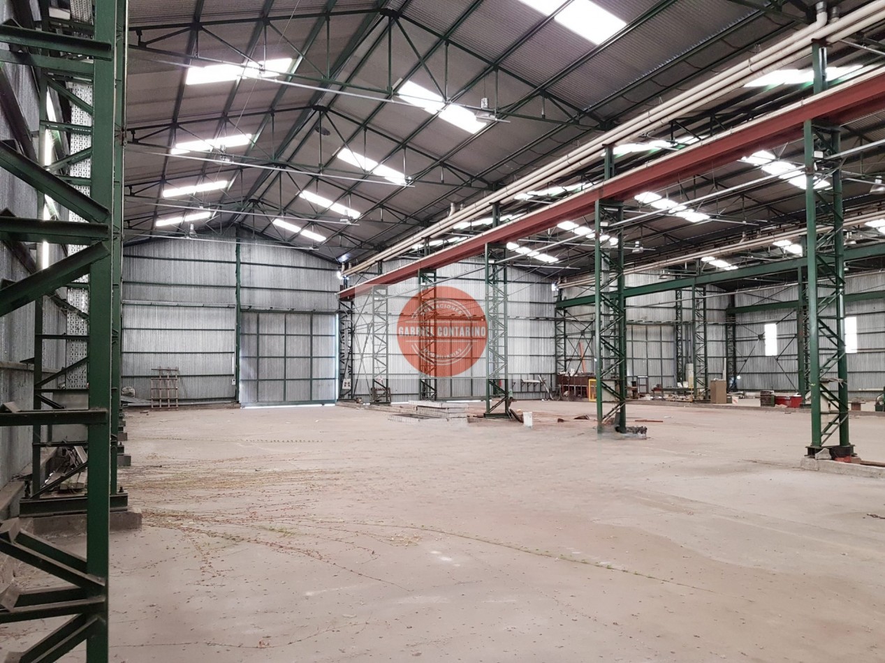 EXCELENTE DEPOSITO DE 4.002 m² EN PARQUE INDUSTRIAL QUILMES - 3 PTES GRUAS