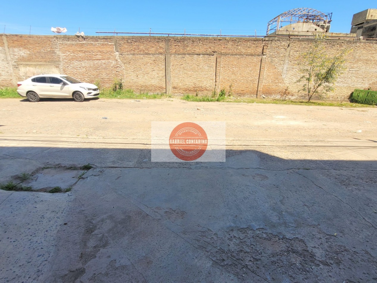 DEPOSITO SALIDA A 2 CALLES - 1600 M2 - ZONA INDUSTRIAL