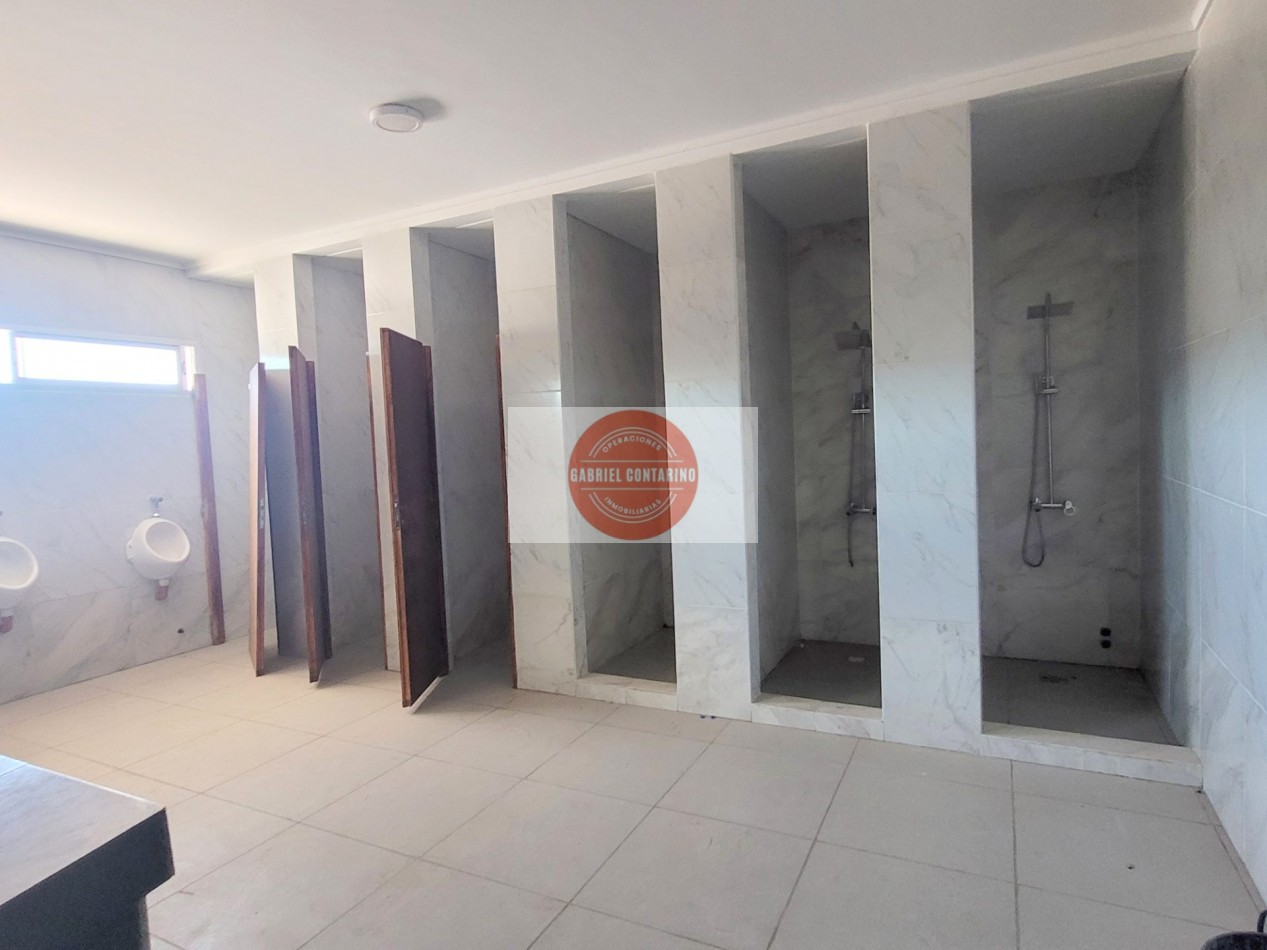 Fabulosa Nave 8.000 M2 + Playa De Maniobras Y Oficinas - Pque Ind. 9 De Abril
