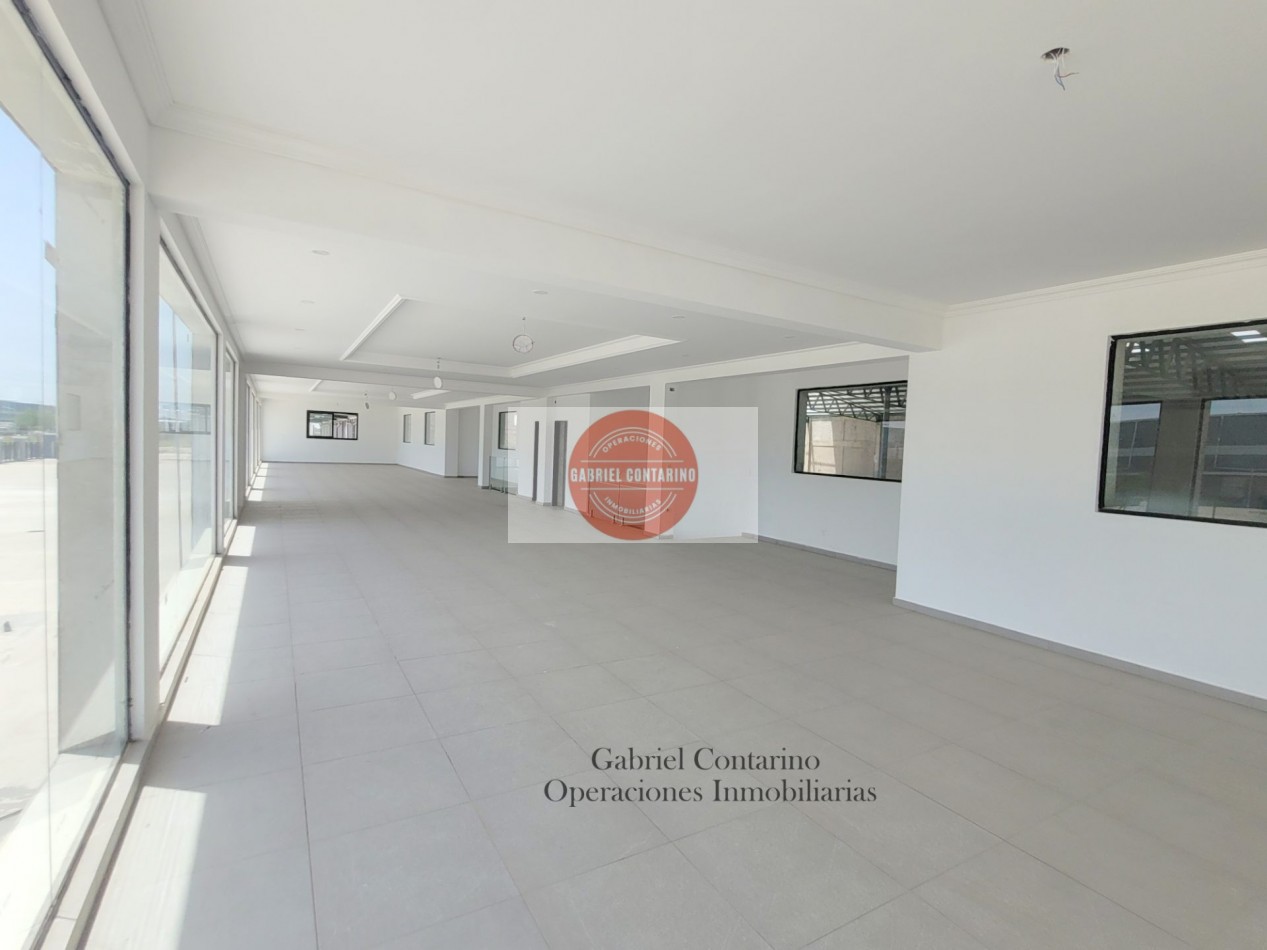 Fabulosa Nave 8.000 M2 + Playa De Maniobras Y Oficinas - Pque Ind. 9 De Abril