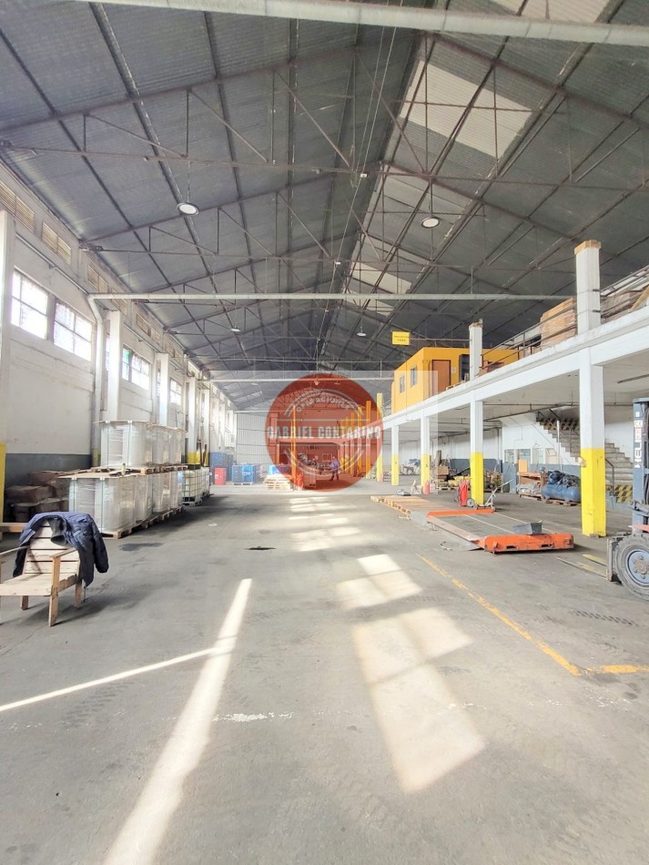 ALQUILER - EXCELENTE NAVE LOGISTICA EN QUILMES - 2000 M2 con Playa