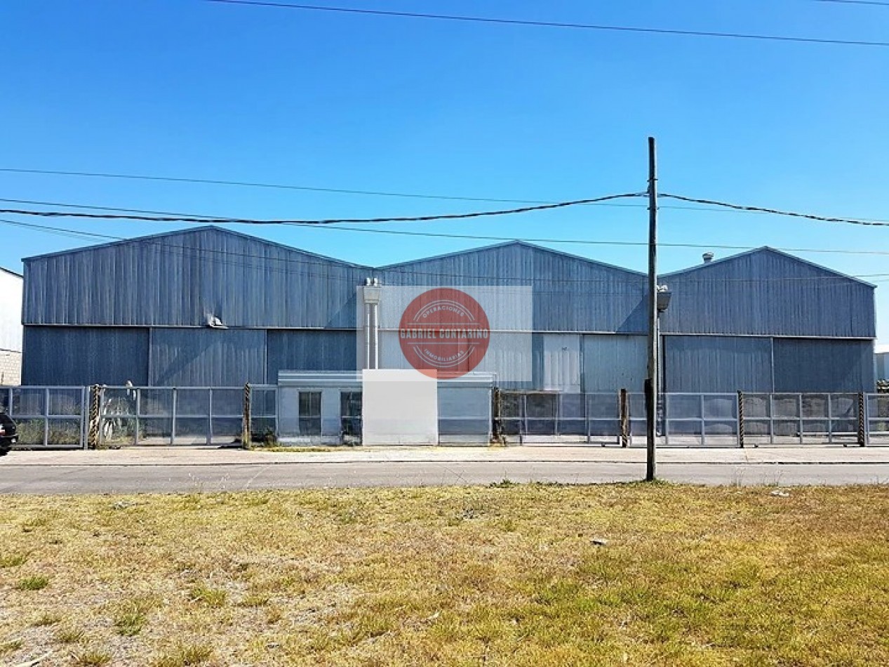 EXCELENTE DEPOSITO DE 4.002 m² EN PARQUE INDUSTRIAL QUILMES - 3 PTES GRUAS