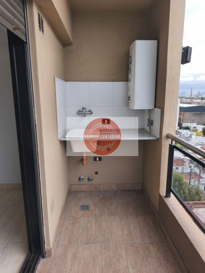 MONOAMBIENTE IMPECABLE CON BALCON Y LAVADERO