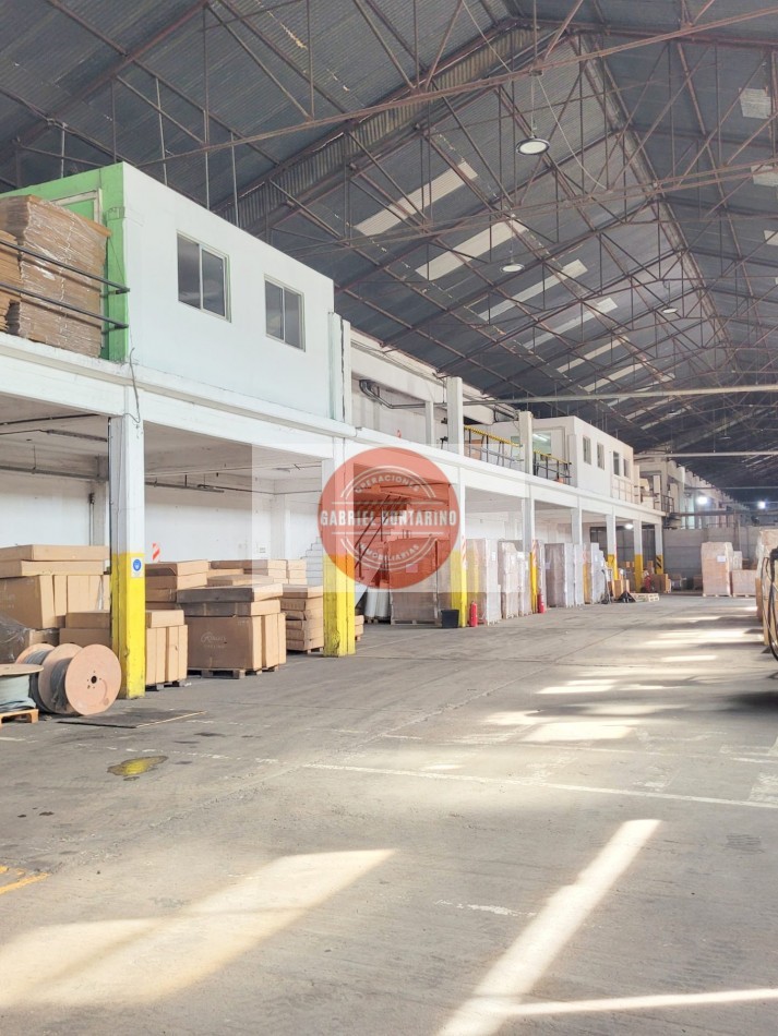 ALQUILER - EXCELENTE NAVE LOGISTICA EN QUILMES - 2000 M2 con Playa