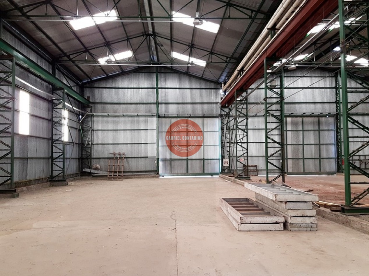 EXCELENTE DEPOSITO DE 4.002 m² EN PARQUE INDUSTRIAL QUILMES - 3 PTES GRUAS