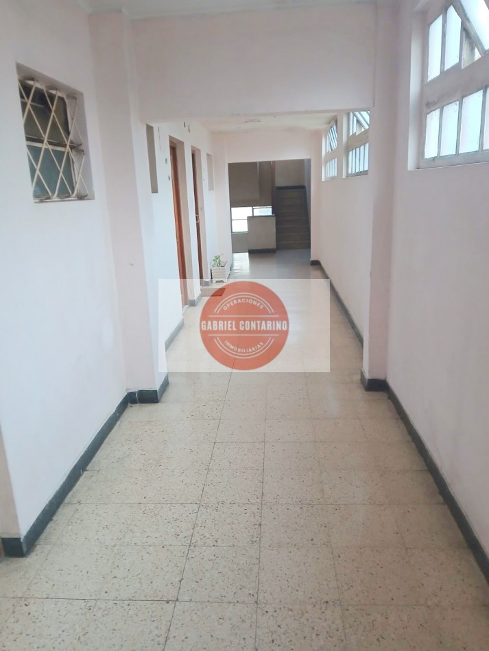 Departamento 3 Amb. En Barrio M. Moreno - Estacionamiento Y Balcon.