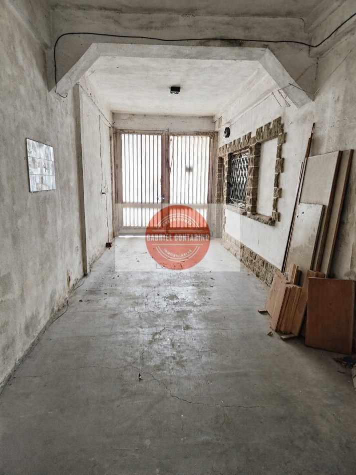 GALPON Y VIVIENDA 4 AMB. EN VENTA - VALENTIN ALSINA