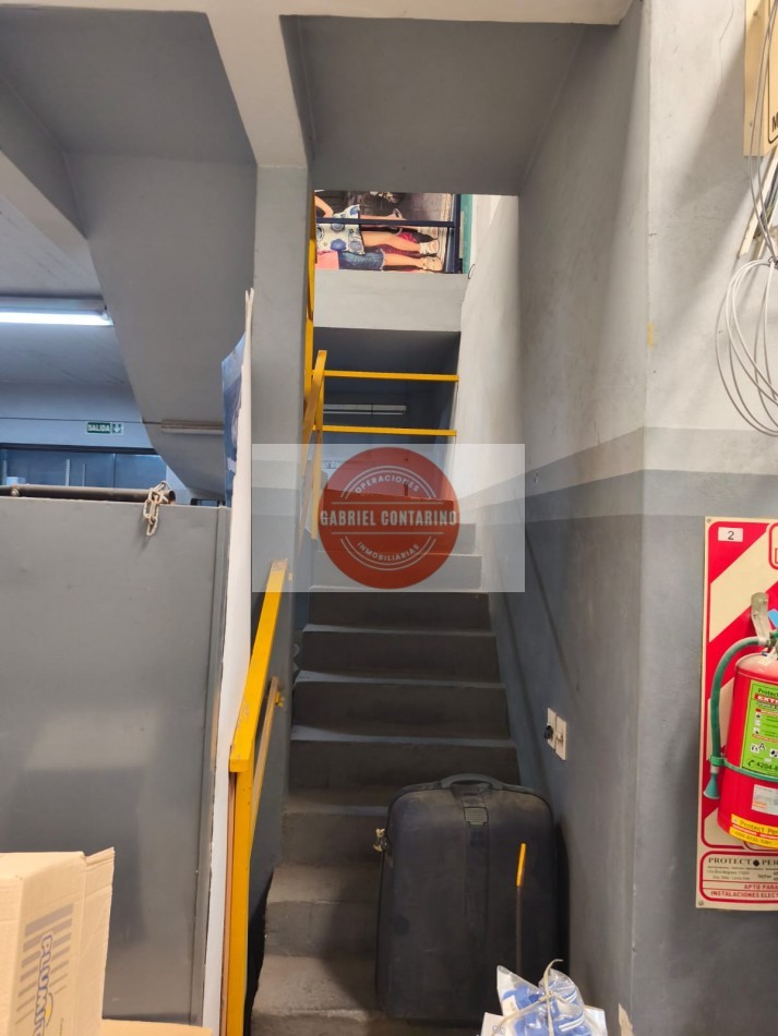 GALPON 550 M2 CON ENTREPISO, OFICINAS Y ENTRADA PARA CAMIONES