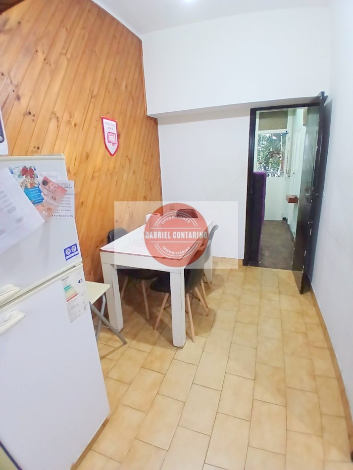 Departamento 3 Amb. En Barrio M. Moreno - Estacionamiento Y Balcon.