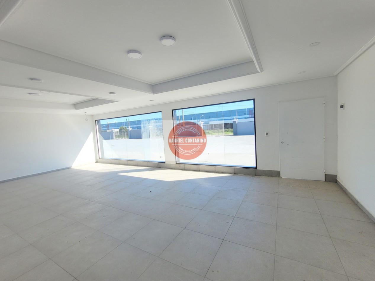 Fabulosa Nave 8.000 M2 + Playa De Maniobras Y Oficinas - Pque Ind. 9 De Abril