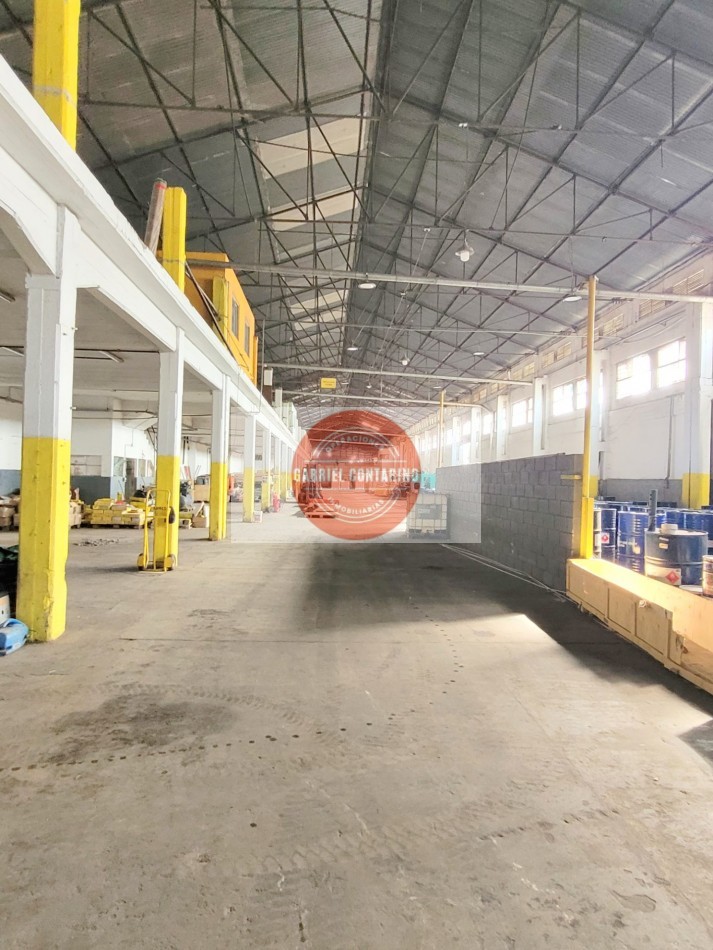 ALQUILER - EXCELENTE NAVE LOGISTICA EN QUILMES - 2000 M2 con Playa