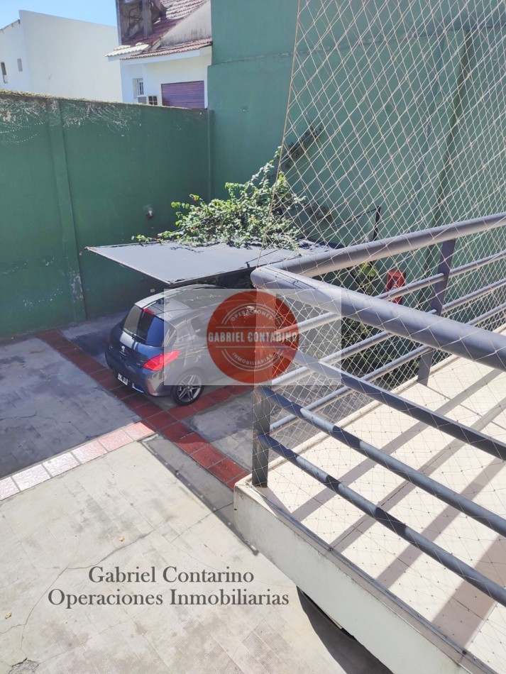 Departamento 3 Amb. Con Balcon Y Cochera - Muy Buen Estado