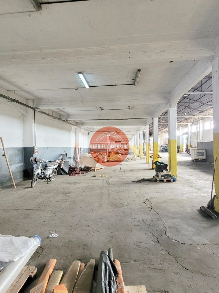 ALQUILER - EXCELENTE NAVE LOGISTICA EN QUILMES - 2000 M2 con Playa