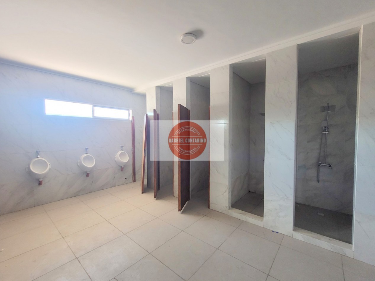 Fabulosa Nave 8.000 M2 + Playa De Maniobras Y Oficinas - Pque Ind. 9 De Abril