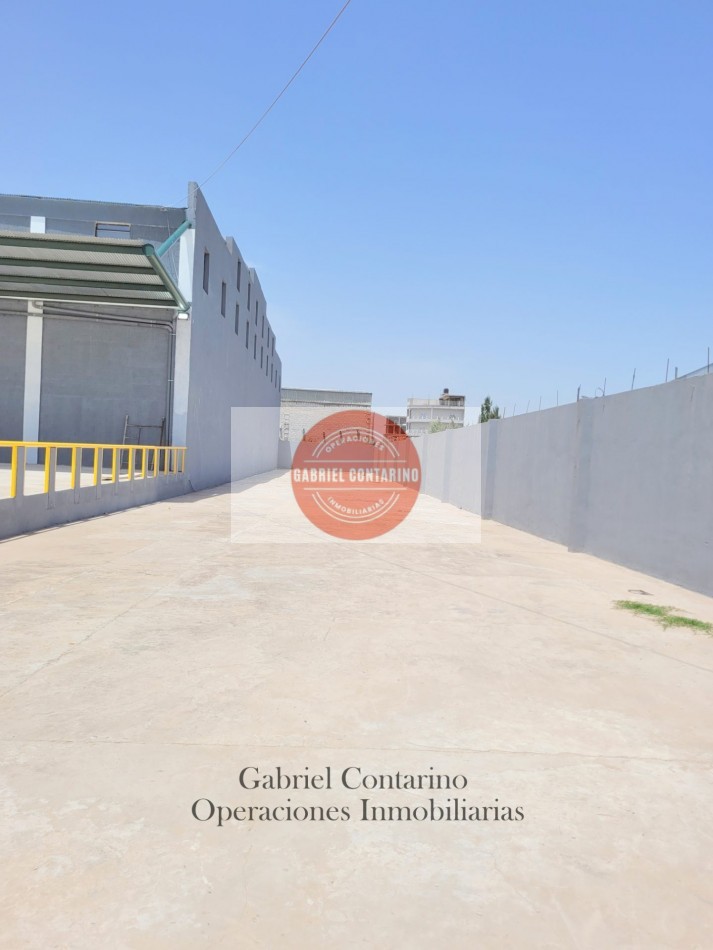 Fabulosa Nave 8.000 M2 + Playa De Maniobras Y Oficinas - Pque Ind. 9 De Abril