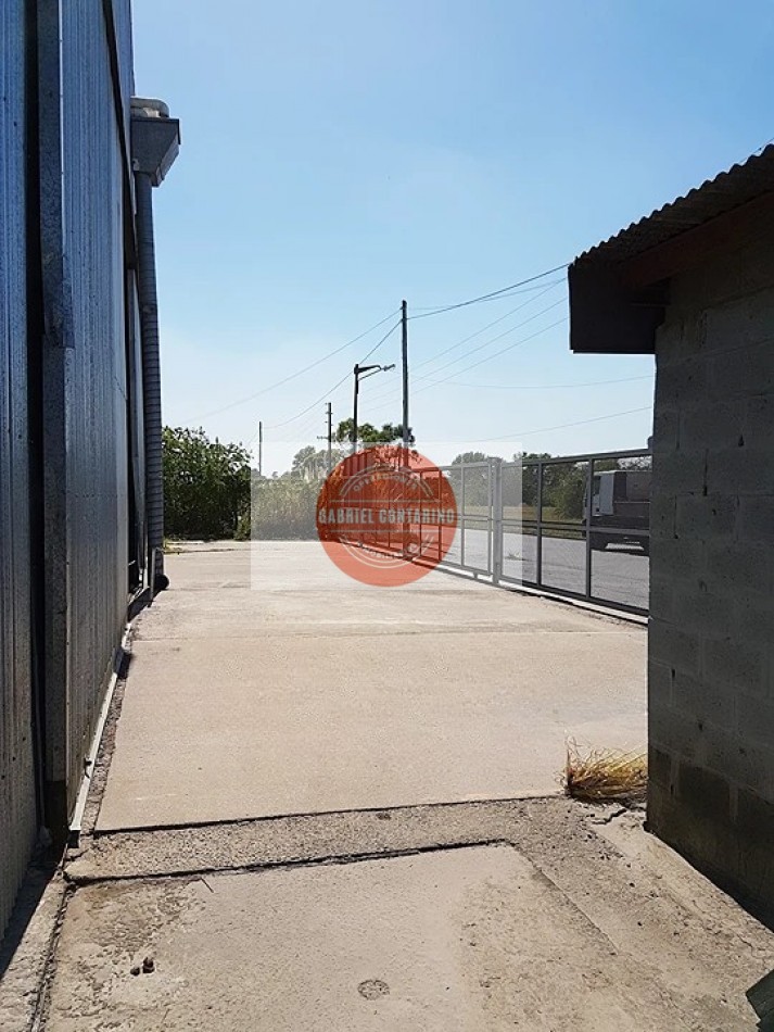 EXCELENTE DEPOSITO DE 4.002 m² EN PARQUE INDUSTRIAL QUILMES - 3 PTES GRUAS