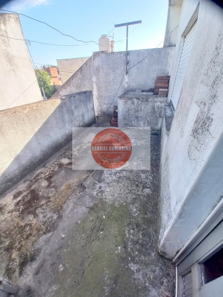 VENTA - DEPARTAMENTO TIPO CASA 3 AMBIENTES AL FRENTE - LANUS