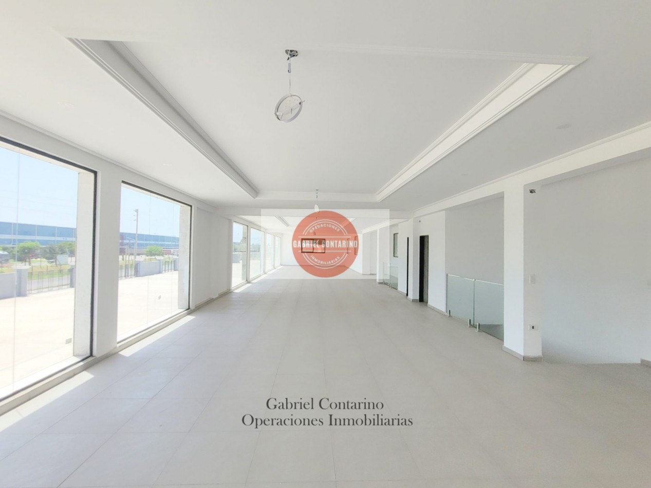 Fabulosa Nave 8.000 M2 + Playa De Maniobras Y Oficinas - Pque Ind. 9 De Abril