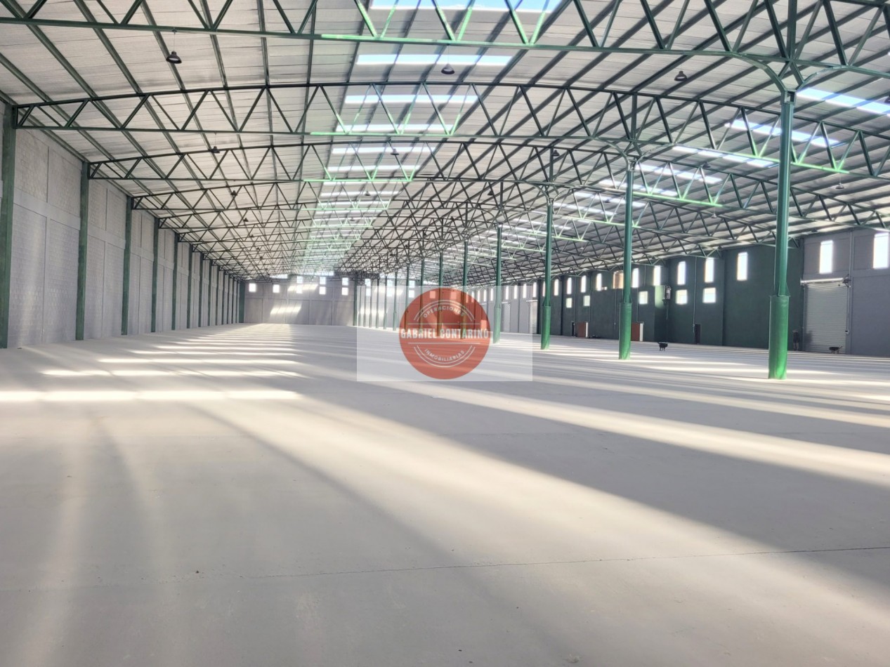 Fabulosa Nave 8.000 M2 + Playa De Maniobras Y Oficinas - Pque Ind. 9 De Abril