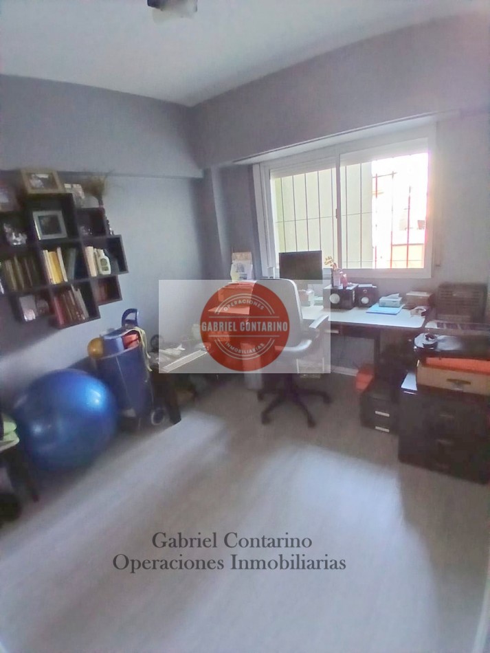 Departamento 3 Amb. Con Balcon Y Cochera - Muy Buen Estado