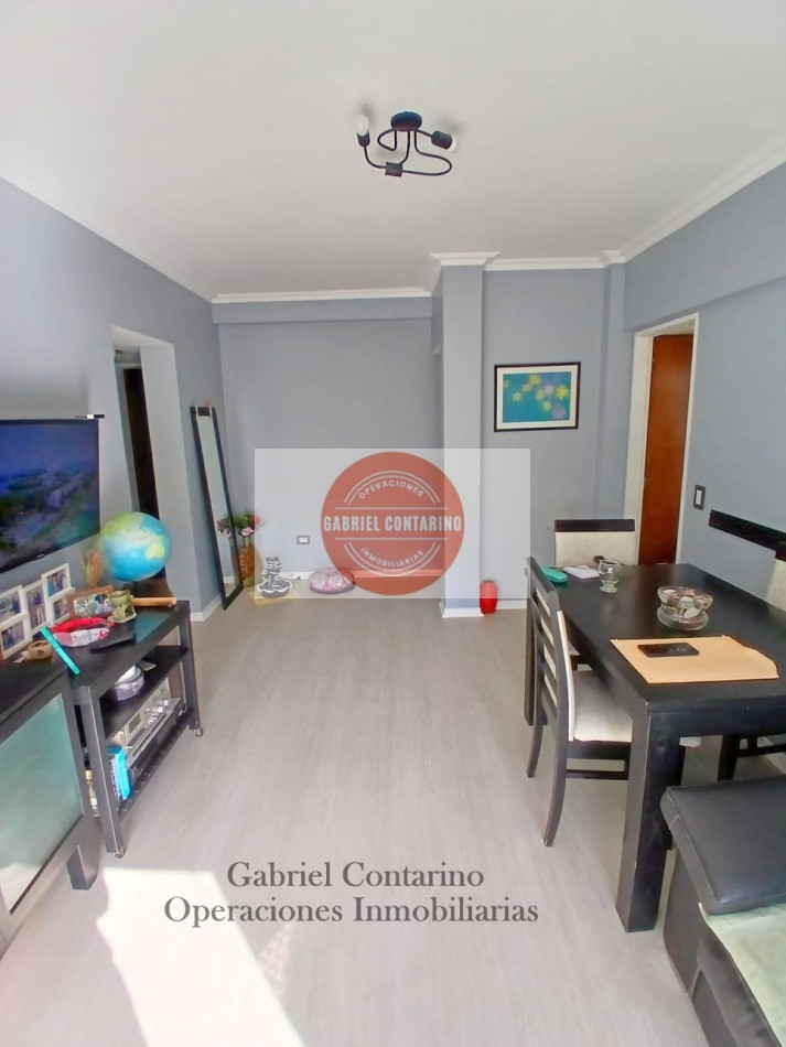 Departamento 3 Amb. Con Balcon Y Cochera - Muy Buen Estado