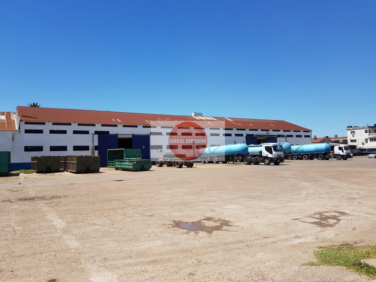 ALQUILER - EXCELENTE NAVE LOGISTICA EN QUILMES - 2000 M2 con Playa