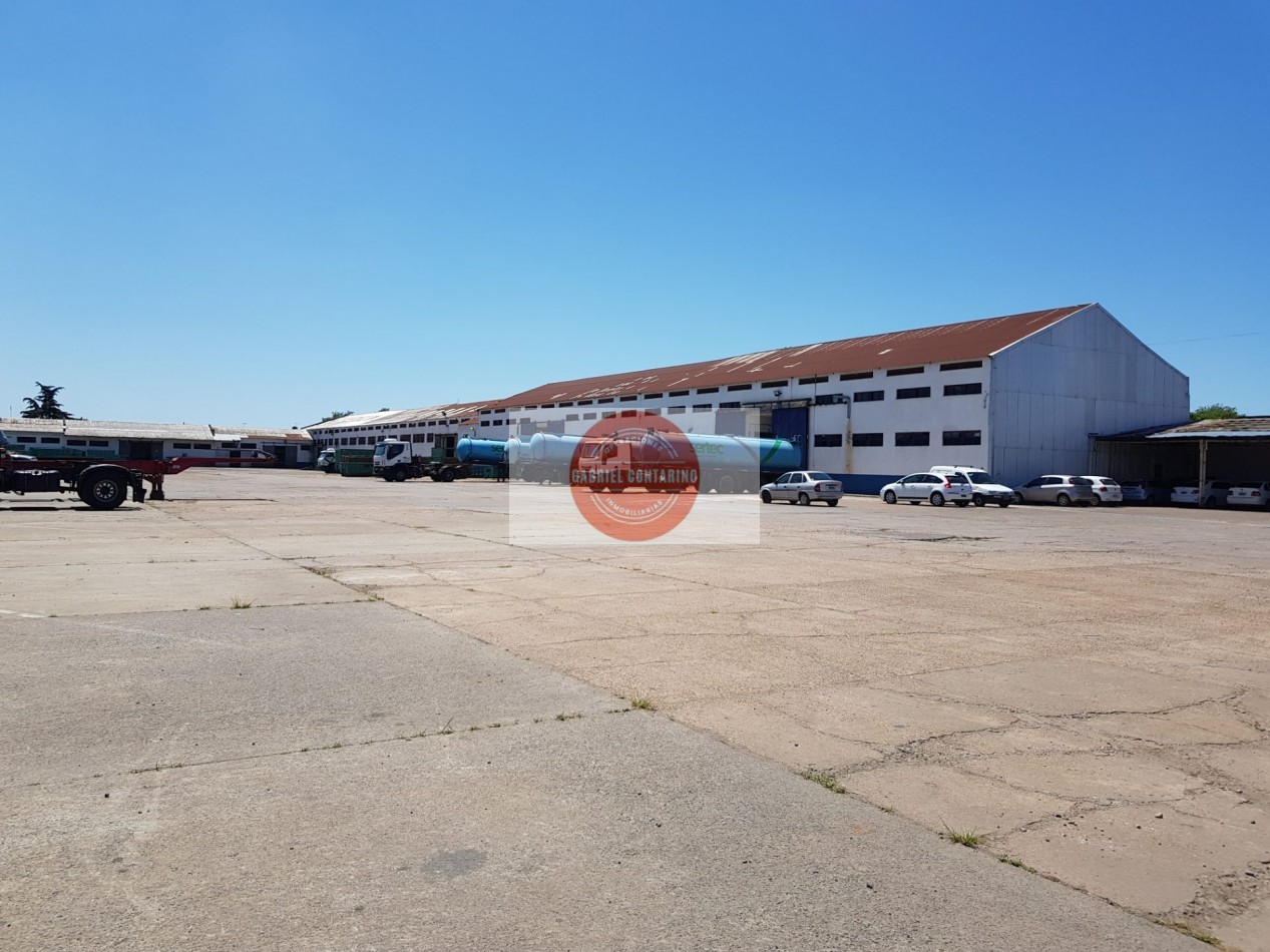 ALQUILER - EXCELENTE NAVE LOGISTICA EN QUILMES - 2000 M2 con Playa