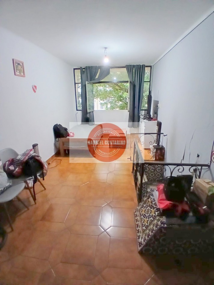 Departamento 3 Amb. En Barrio M. Moreno - Estacionamiento Y Balcon.