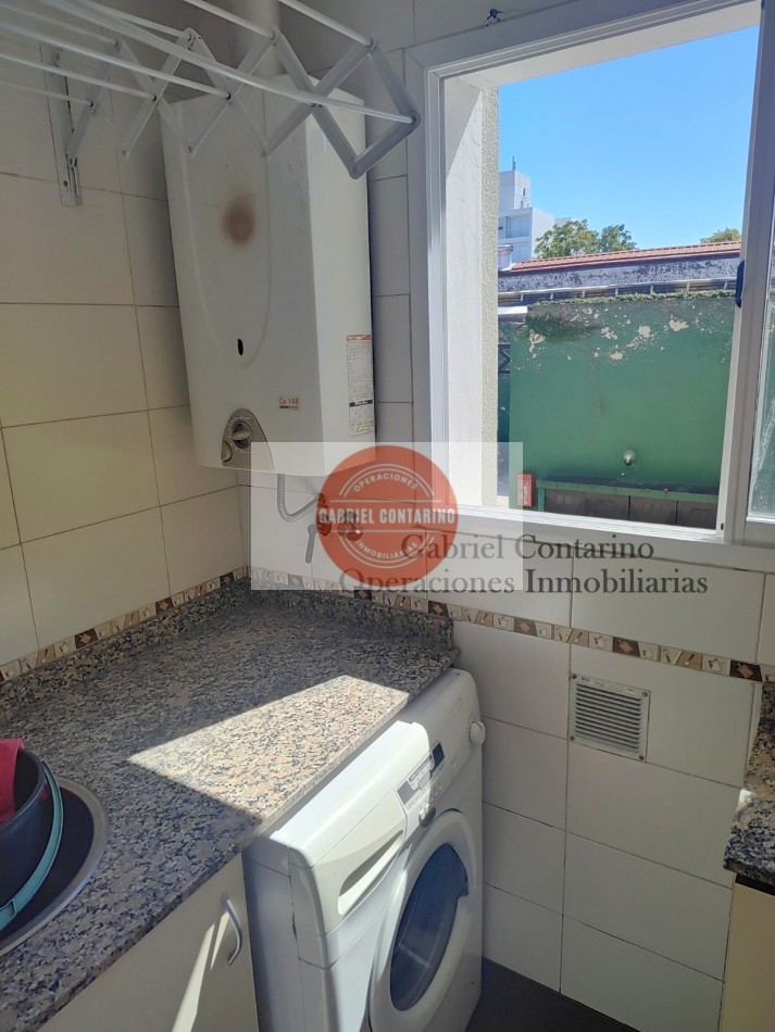 Departamento 3 Amb. Con Balcon Y Cochera - Muy Buen Estado