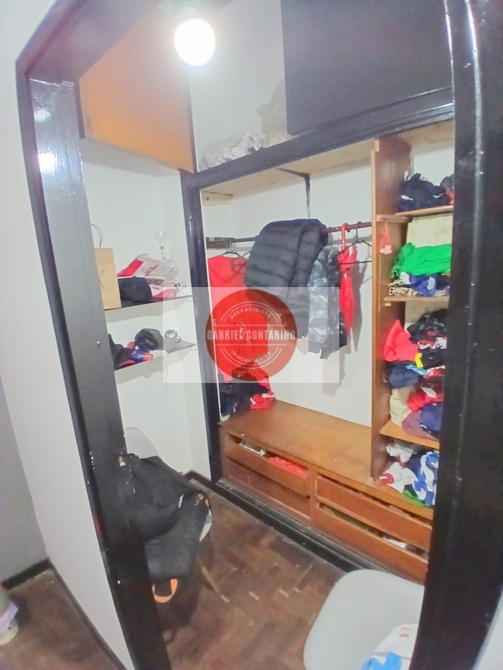 Departamento 3 Amb. En Barrio M. Moreno - Estacionamiento Y Balcon.