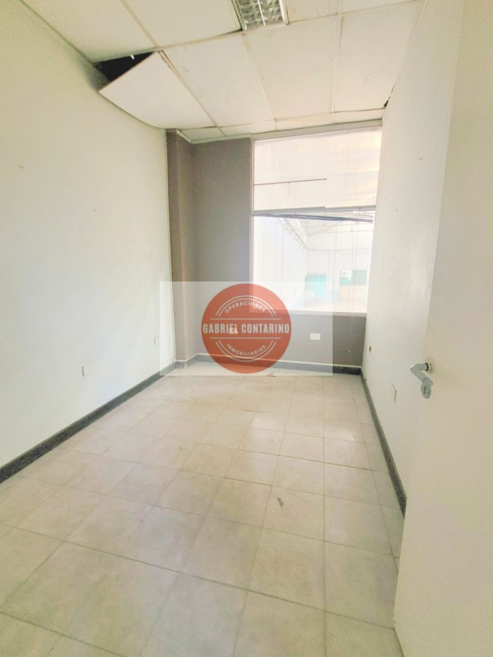 DEPOSITO SALIDA A 2 CALLES - 1600 M2 - ZONA INDUSTRIAL