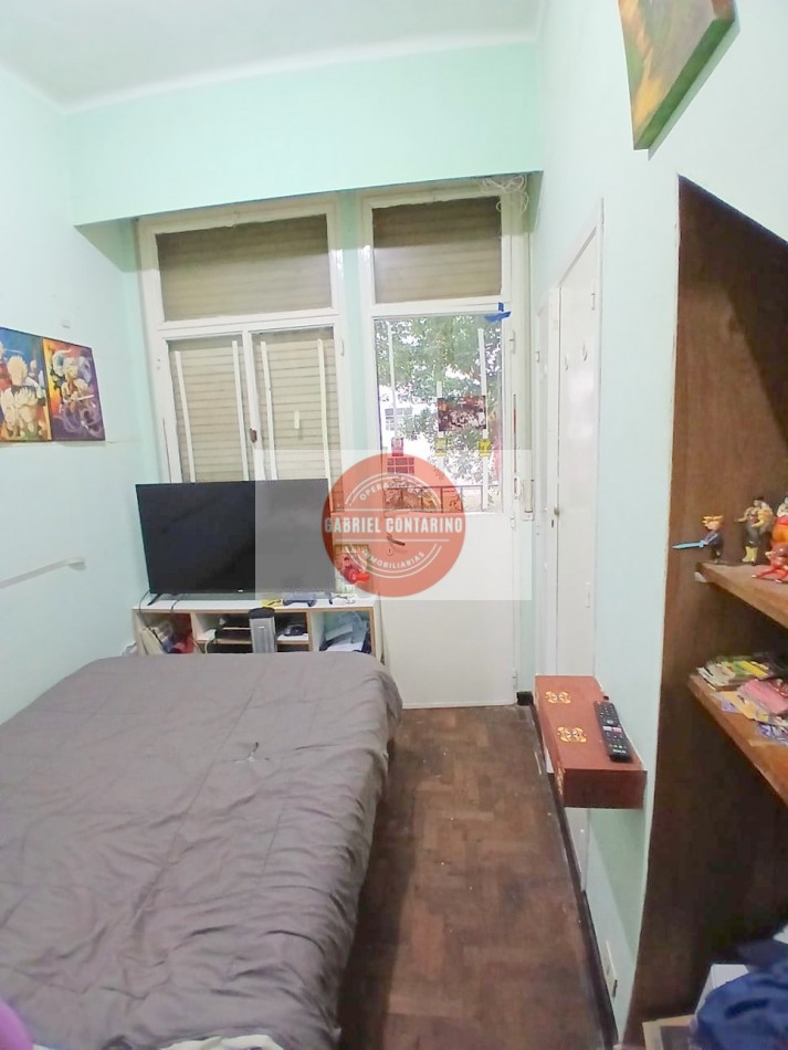 Departamento 3 Amb. En Barrio M. Moreno - Estacionamiento Y Balcon.