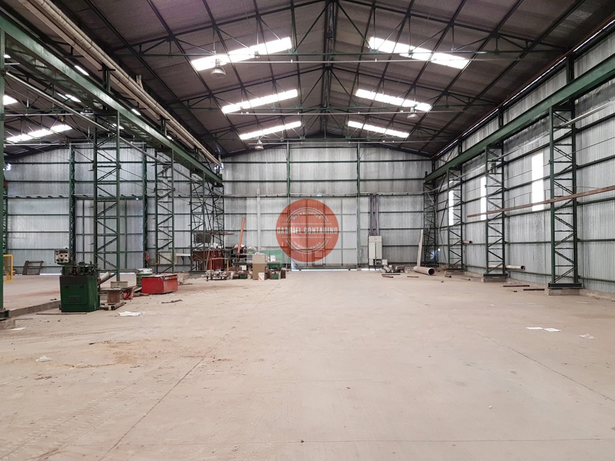 EXCELENTE DEPOSITO DE 4.002 m² EN PARQUE INDUSTRIAL QUILMES - 3 PTES GRUAS