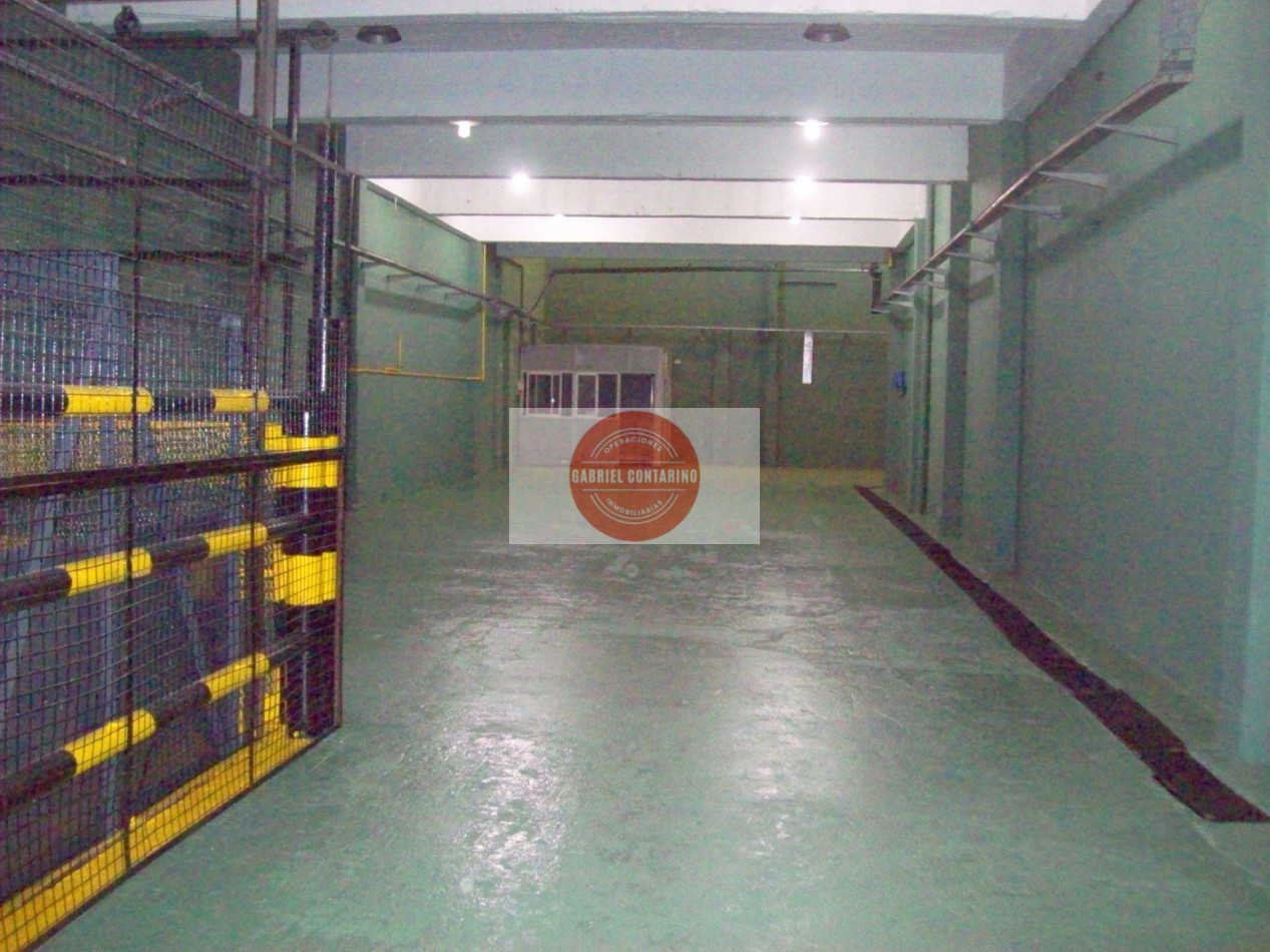 EXCELENTE DEPOSITO SALlDA 2 CALLES - V. ALSINA