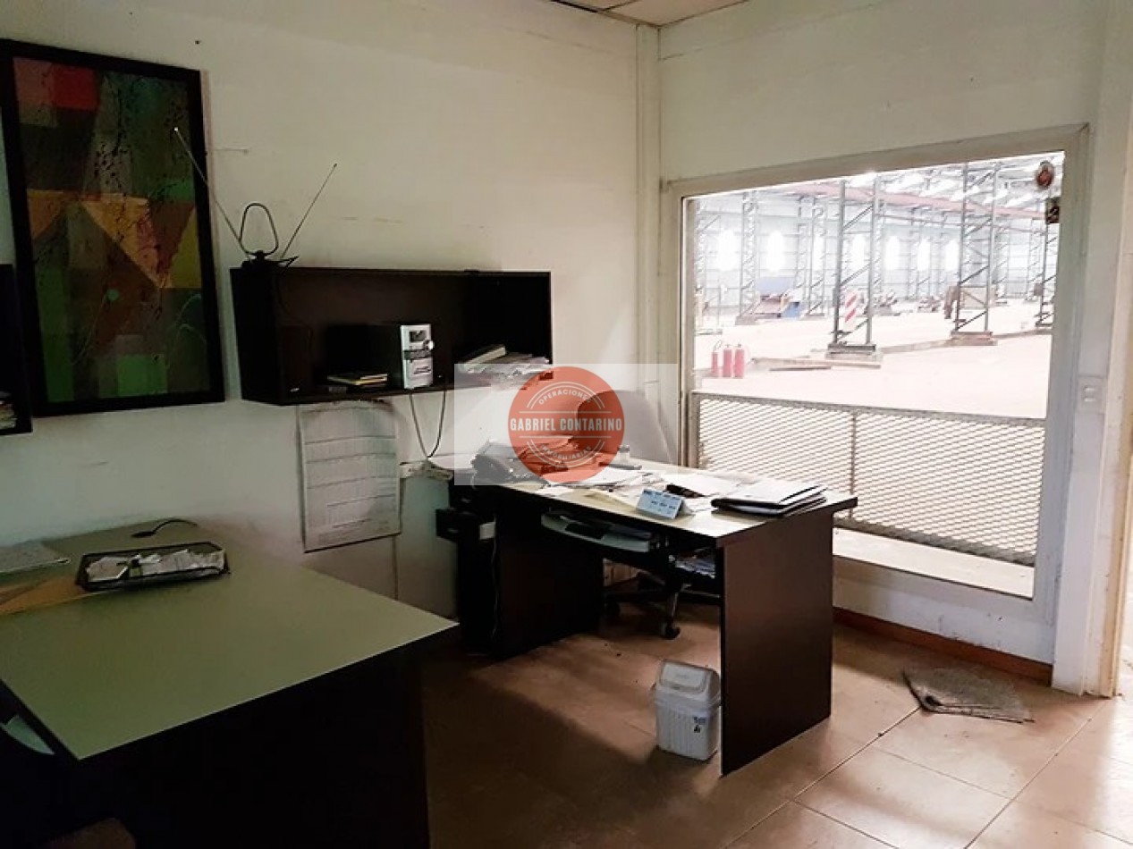 EXCELENTE DEPOSITO DE 4.002 m² EN PARQUE INDUSTRIAL QUILMES - 3 PTES GRUAS
