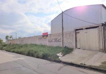 Deposito 235 M2 con Playa de estacionamiento 470 M2 - V. Alsina